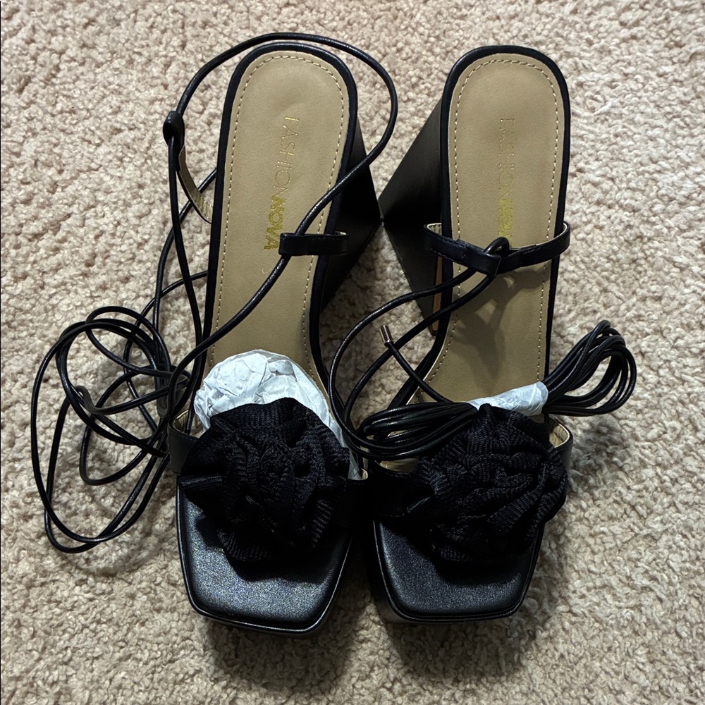 Fashion Nova Black Lace-Up Square Toe Heeled Sandals with Rosette